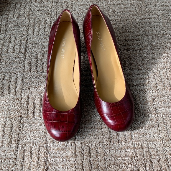 Heels - Picture 2 of 2